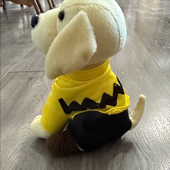 limited-edition Raising Cane's Peanuts Charlie Brown Plush Puppy - Picture 4 of 6